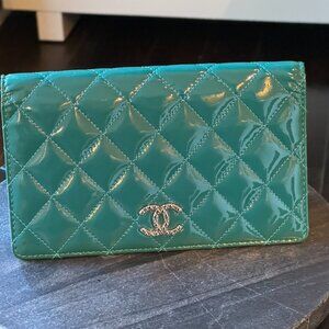 Chanel Matelesse Bifold Large Long Wallet, Patent Leather in Sea Green, Gorgeous